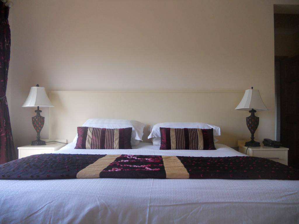 The Silver Eel * Strokestown